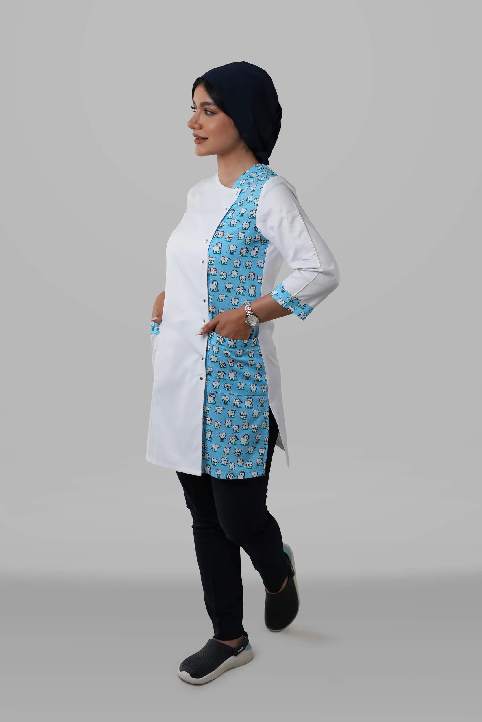 نمای دور از روپوش زنانه ترکیبی طرح دندانپزشکی