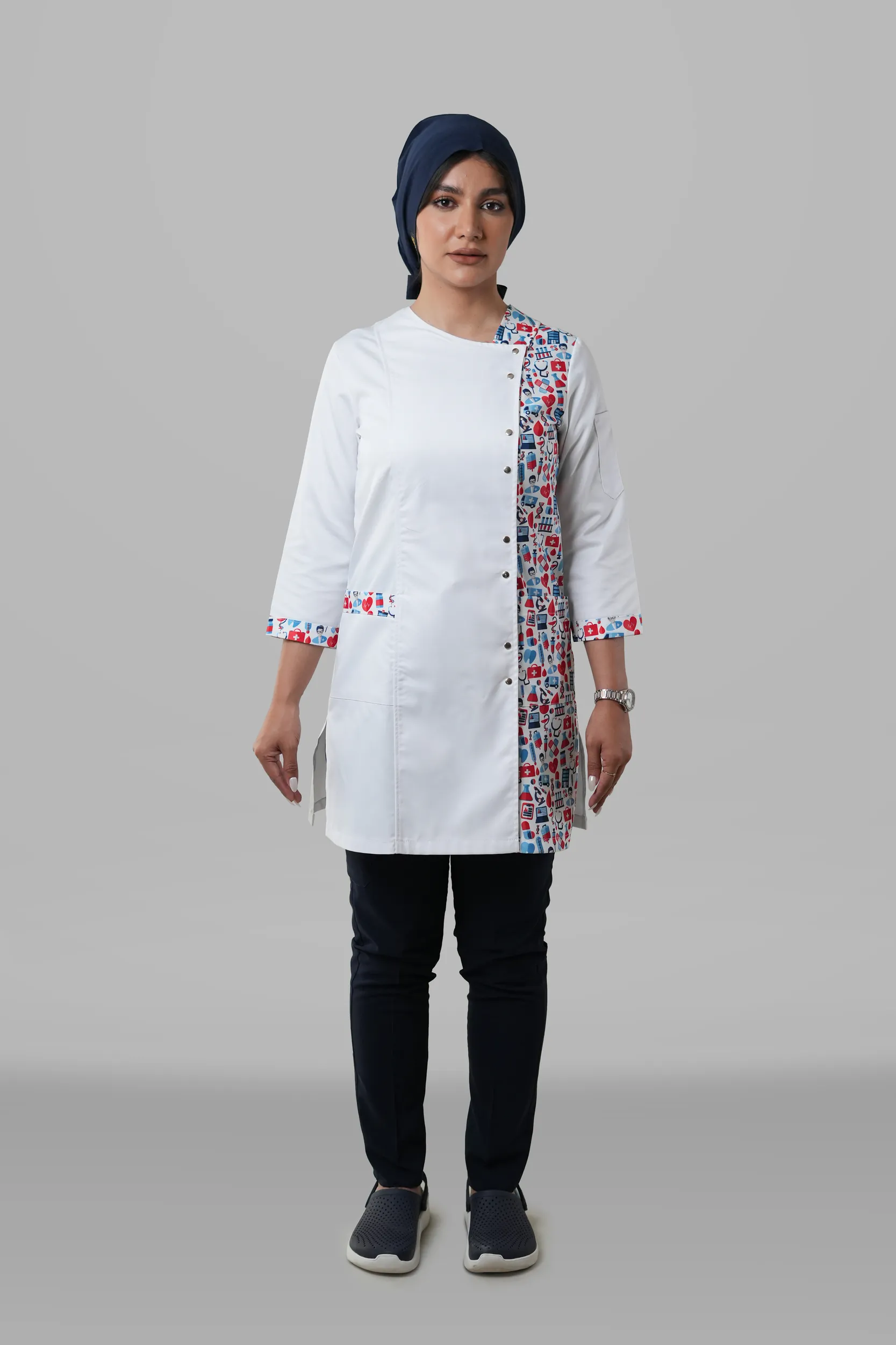 روپوش زنانه ترکیبی مدل مدیکال قرمز؛ نمای روبرو محصول