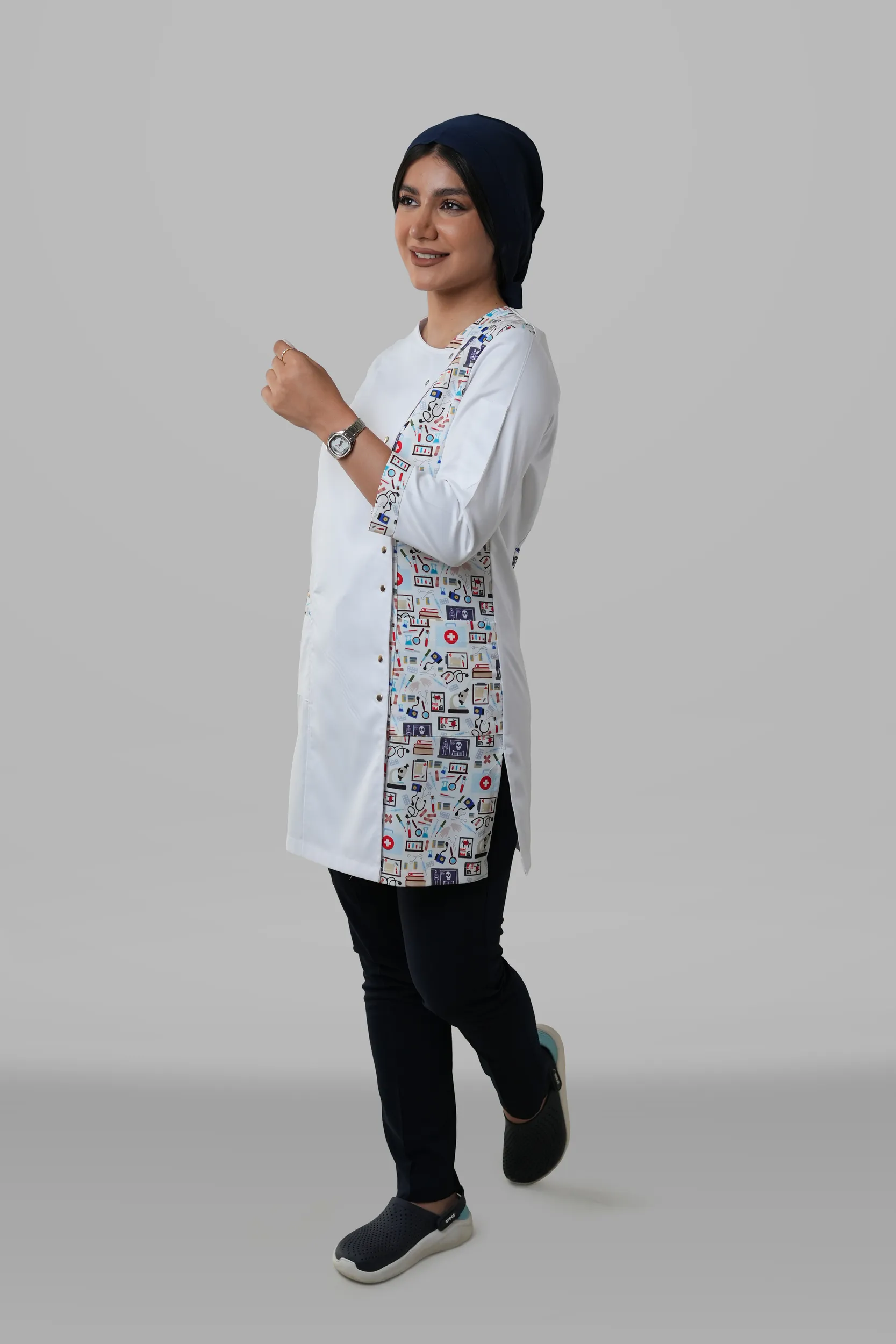 نمای دور از روپوش زنانه ترکیبی مدل مدیکال بنفش