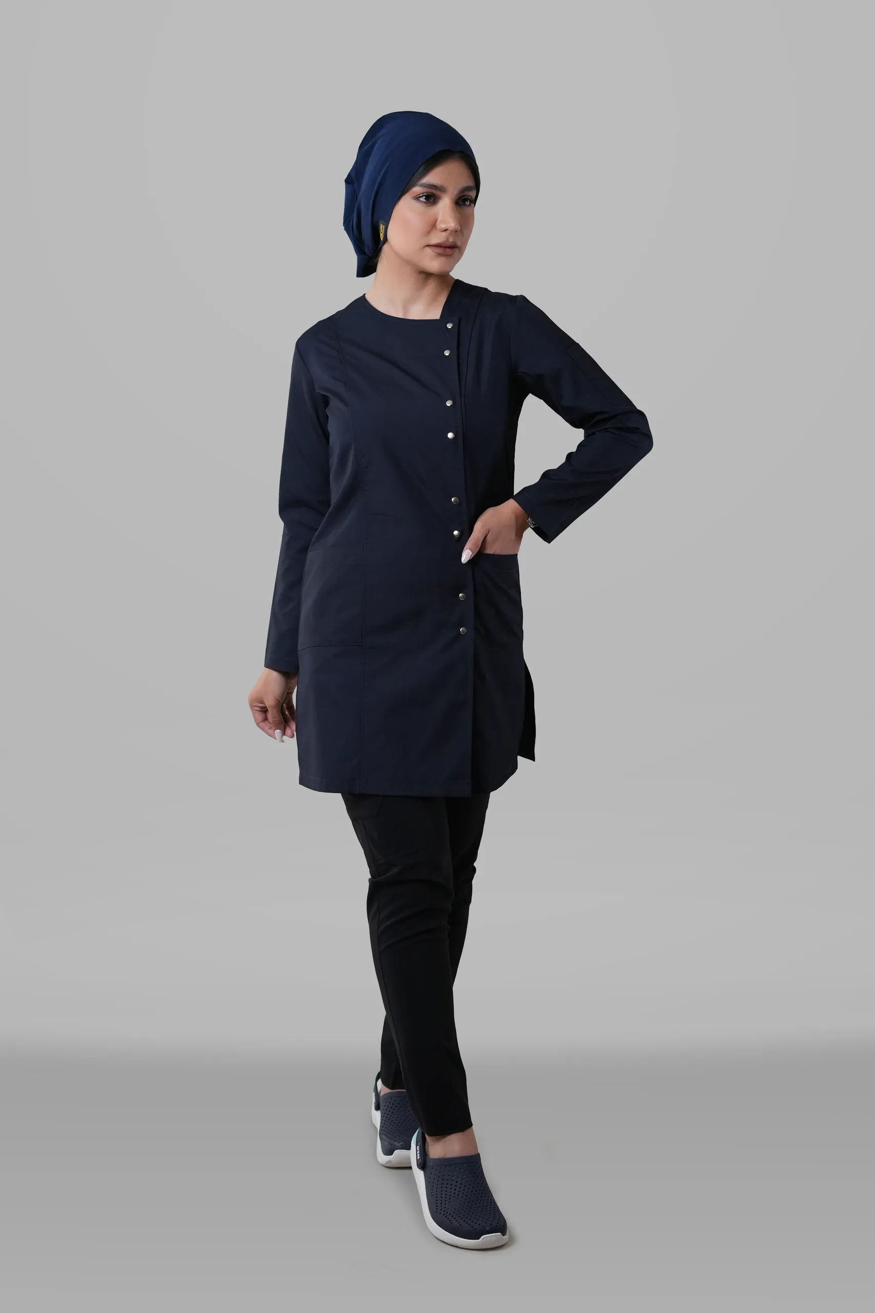 روپوش زنانه مدل مدیکال سرمه‌ای